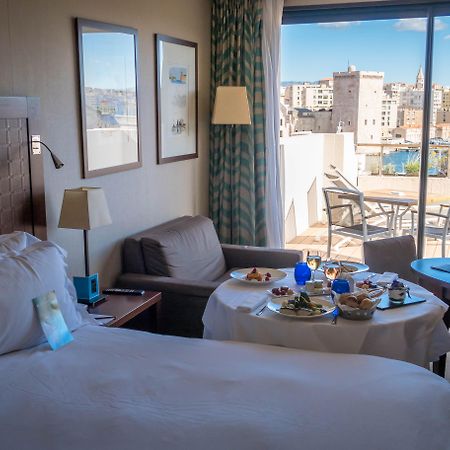 Hotel Sofitel Marseille Vieux-Port Esterno foto A room at the hotel