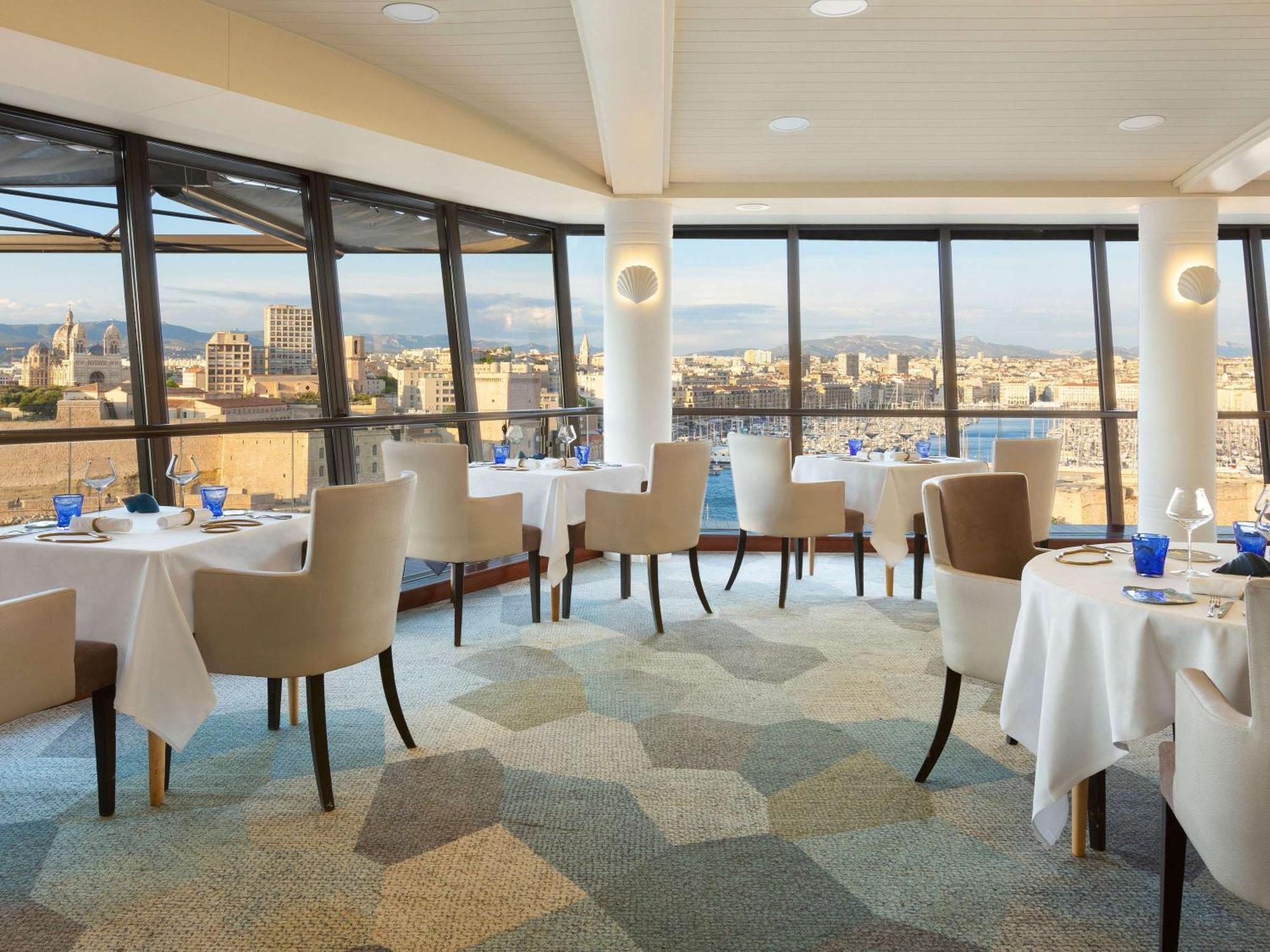 Hotel Sofitel Marseille Vieux-Port Esterno foto The restaurant