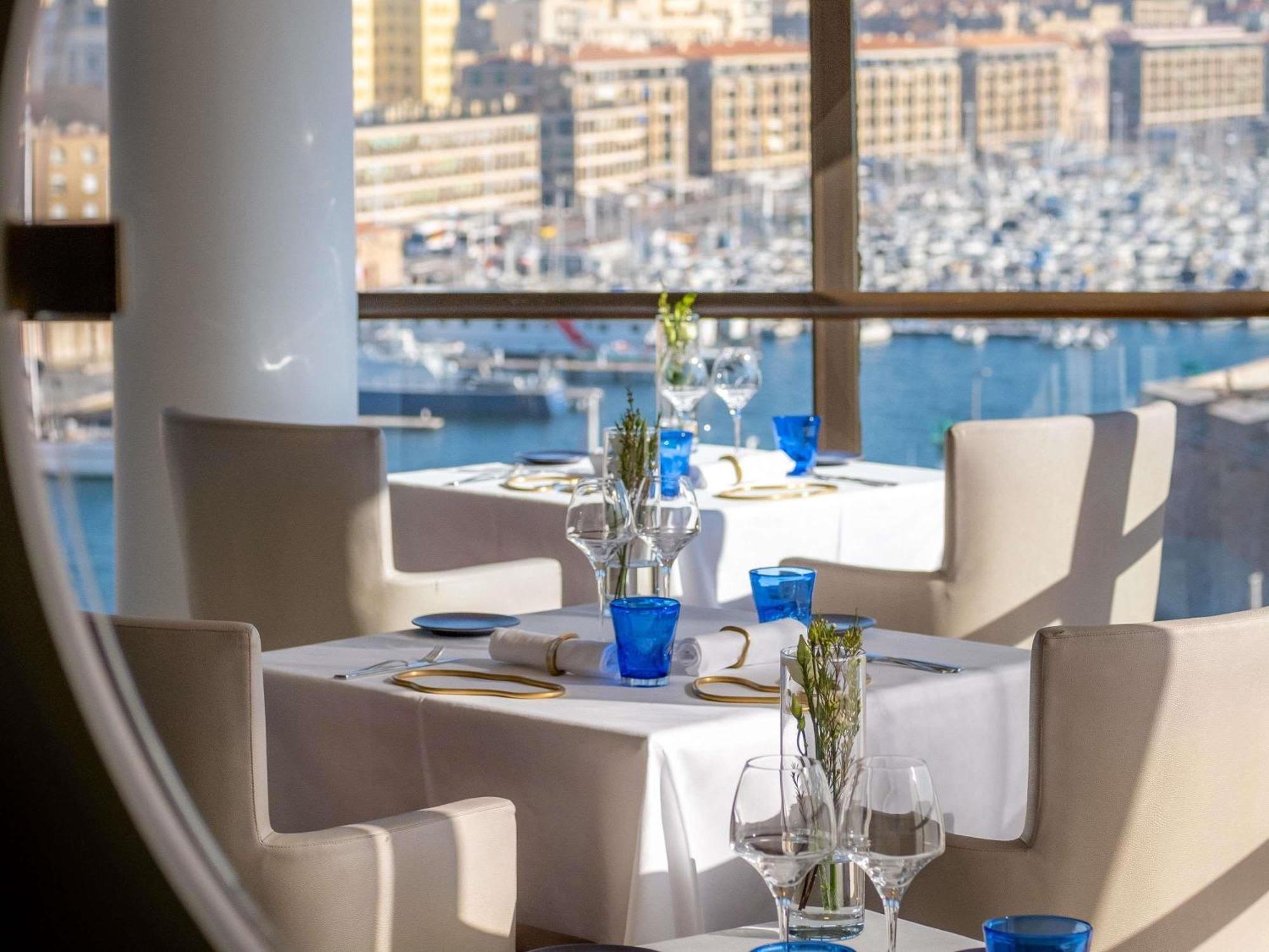 Hotel Sofitel Marseille Vieux-Port Esterno foto