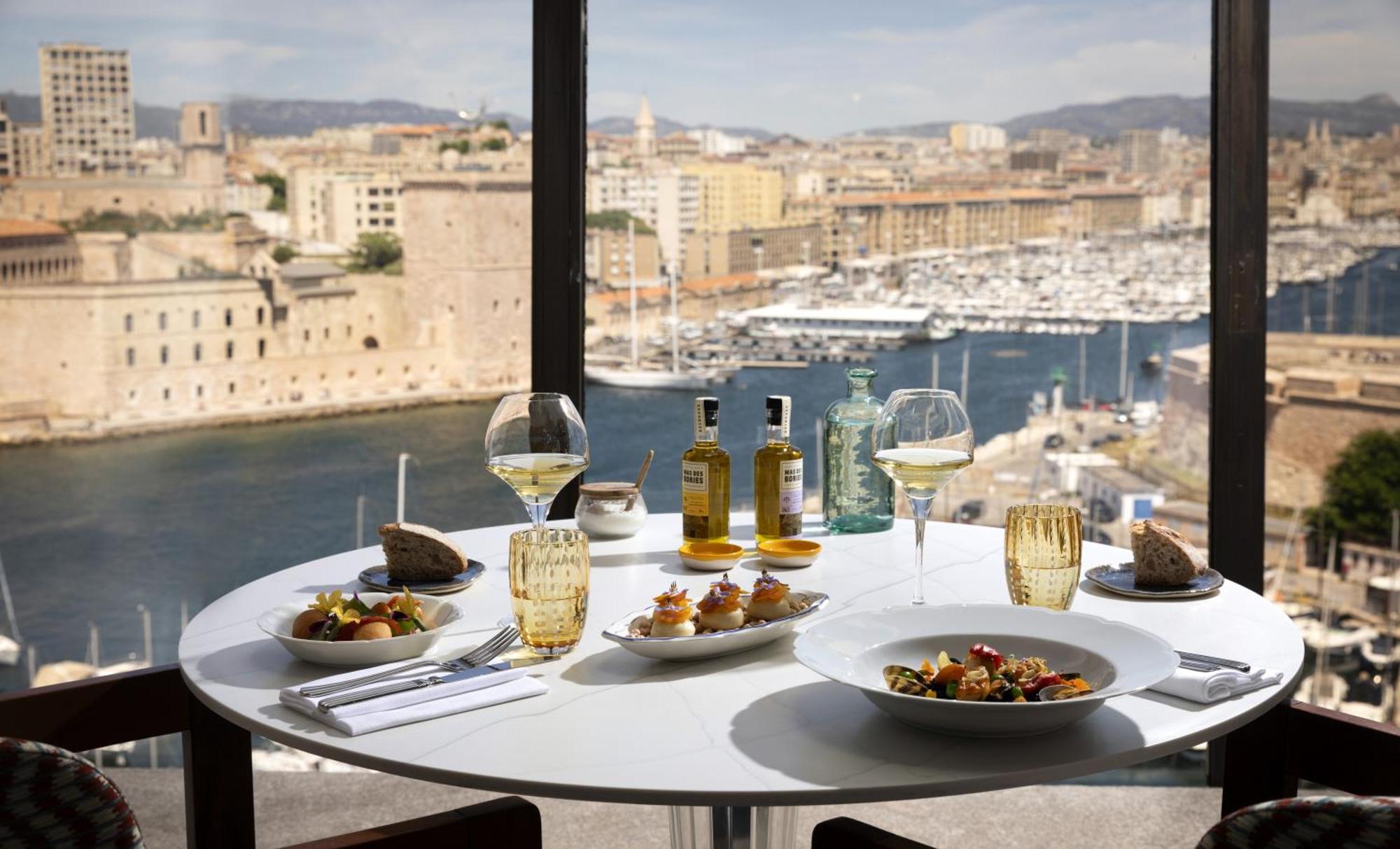 Hotel Sofitel Marseille Vieux-Port Esterno foto
